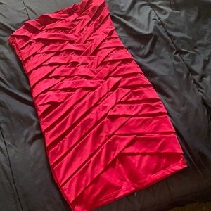 Red Nikibiki bodycon strapless dress Medium